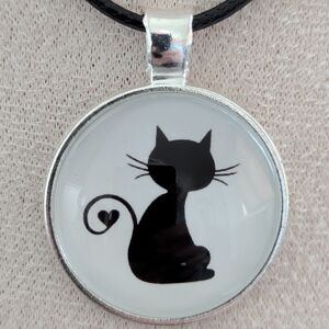 Charming Cat Silhouette Pendant Necklace